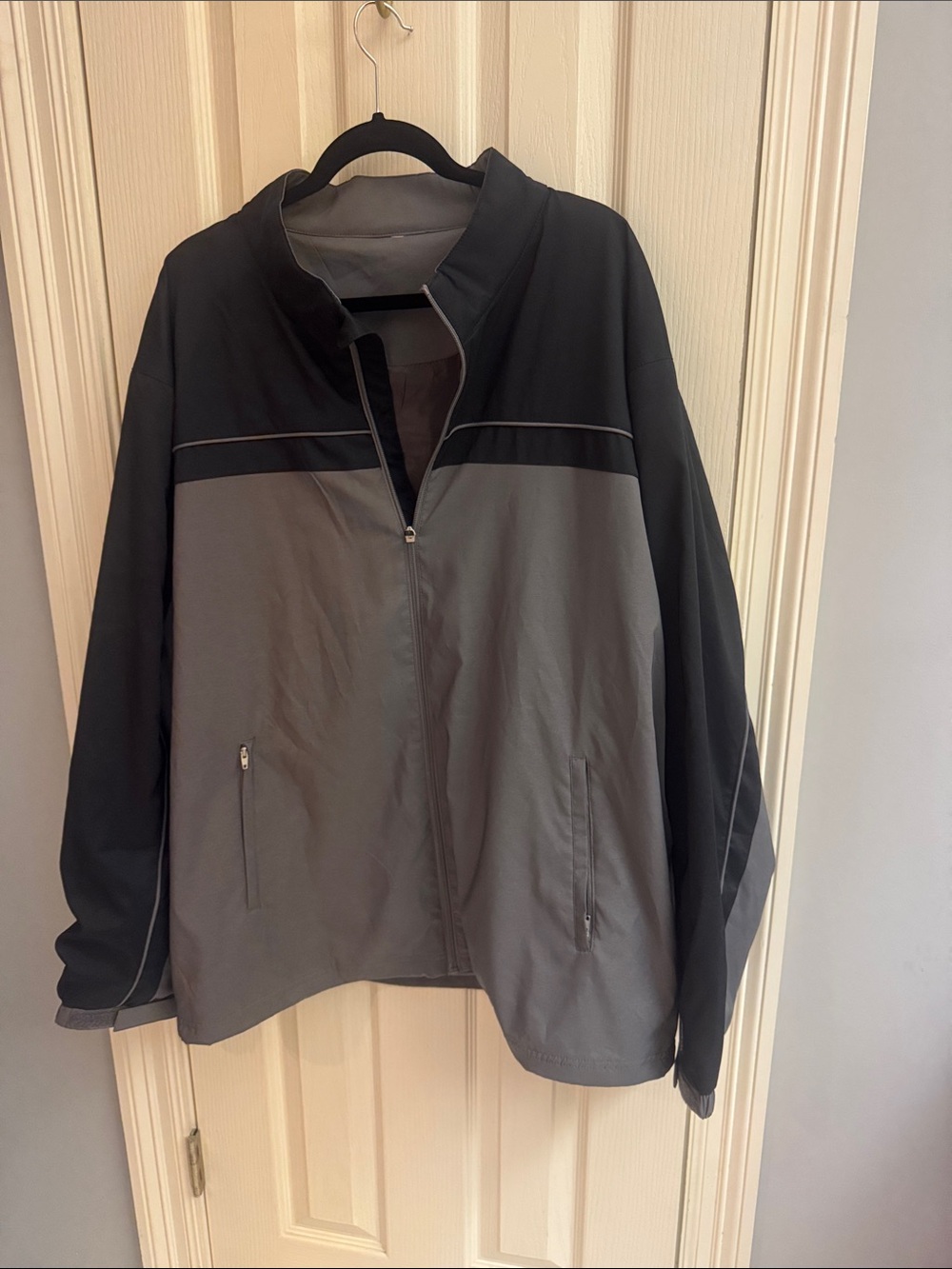 3 Xlt Men's Two-Tone Gray & Black Lightweight Zip Jacket. Euc
